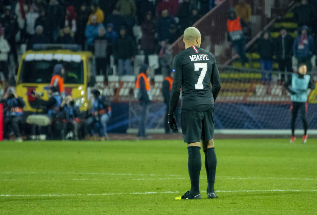 Kylian Mbappé, attaquant du PSG et de la France
